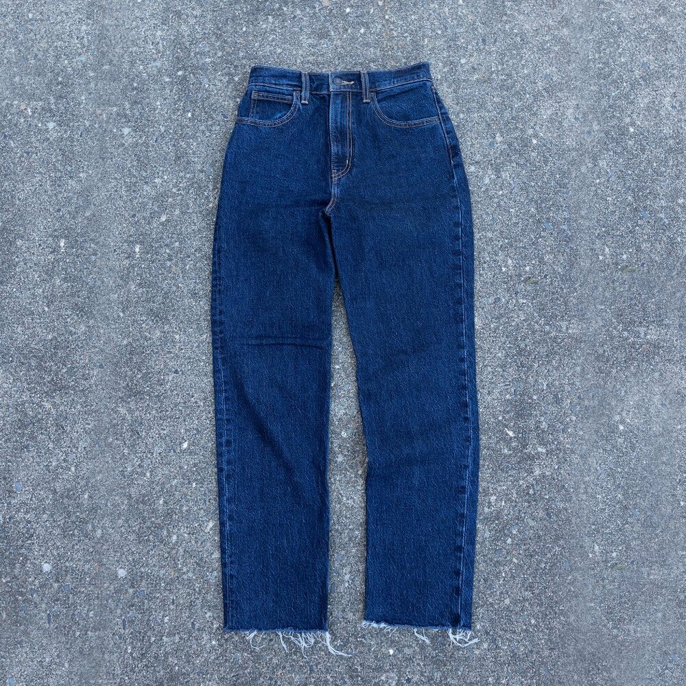 Levi's 70's High Rise Jean in Medium Blue Wash – W25